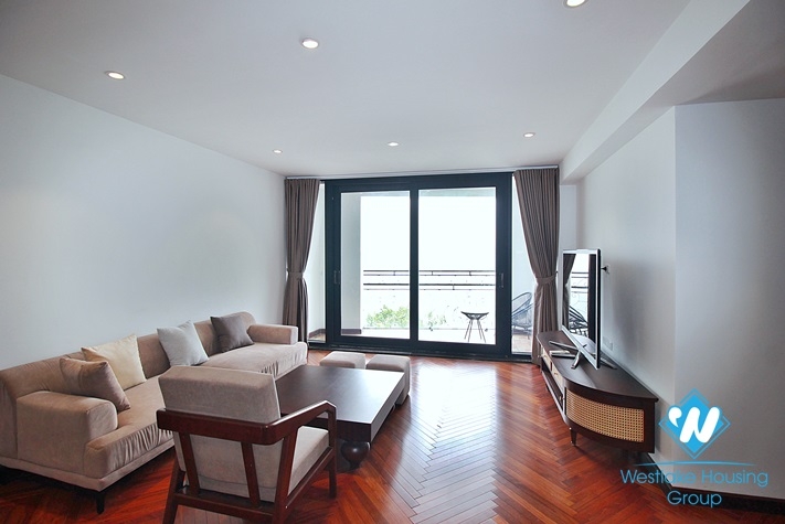 A lake view newly renovated 3 bedroom apartment for rent in Tu hoa